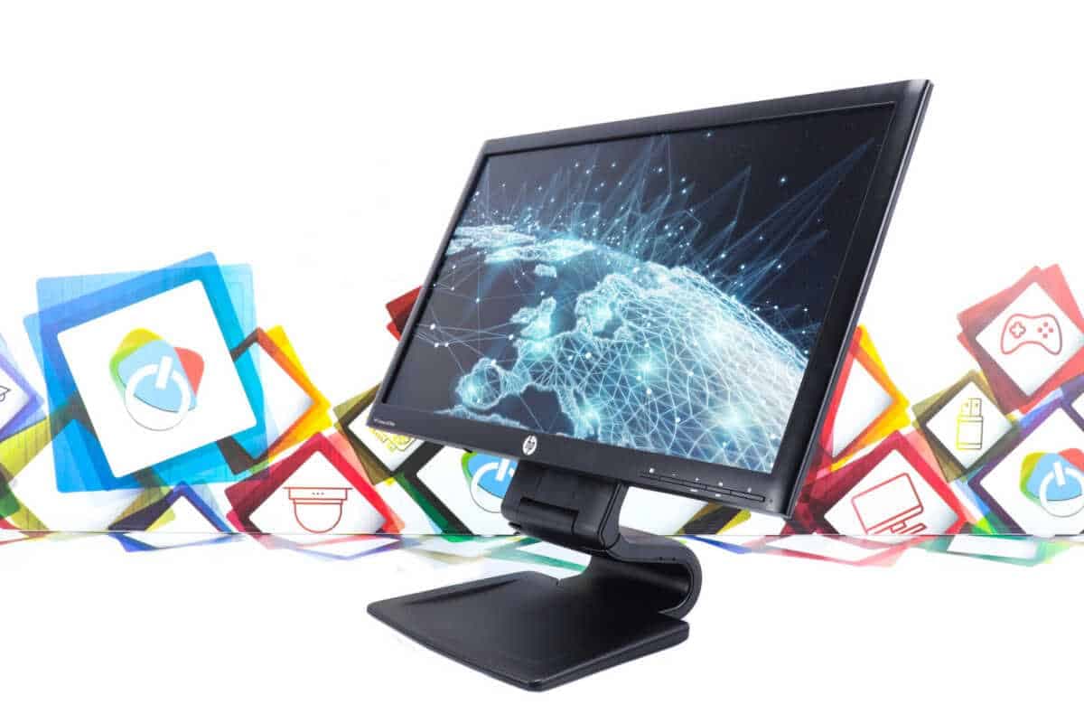 Office uredski set Fujitsu P758 + HP Compaq LA2306x 23"