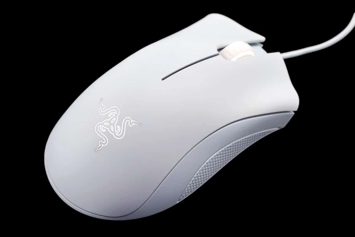 Gaming miš Razer Deathadder Essential bijeli