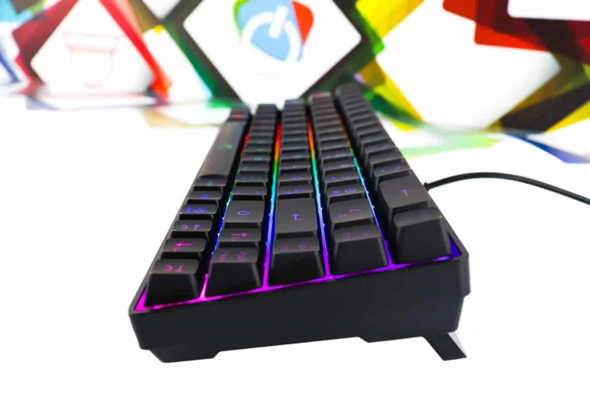 Gaming tipkovnica White Shark Ronin LED RGB crna