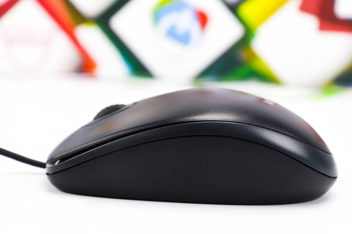 Miš Logitech B100