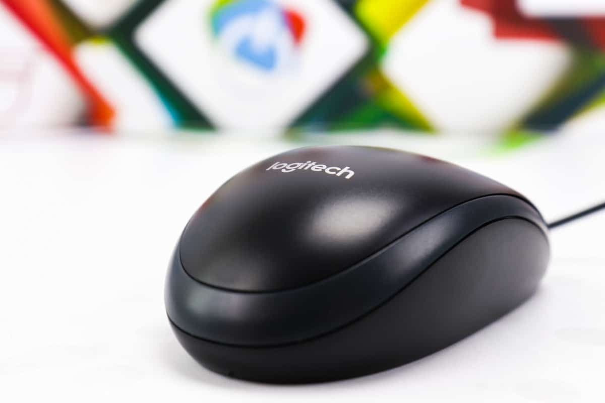 Miš Logitech B100
