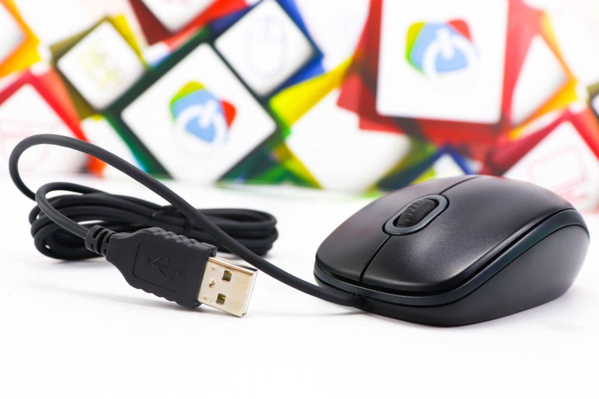 Miš Logitech B100