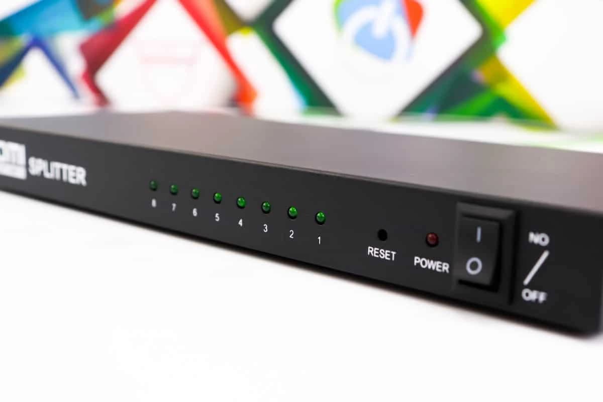 HDMI splitter 1x8