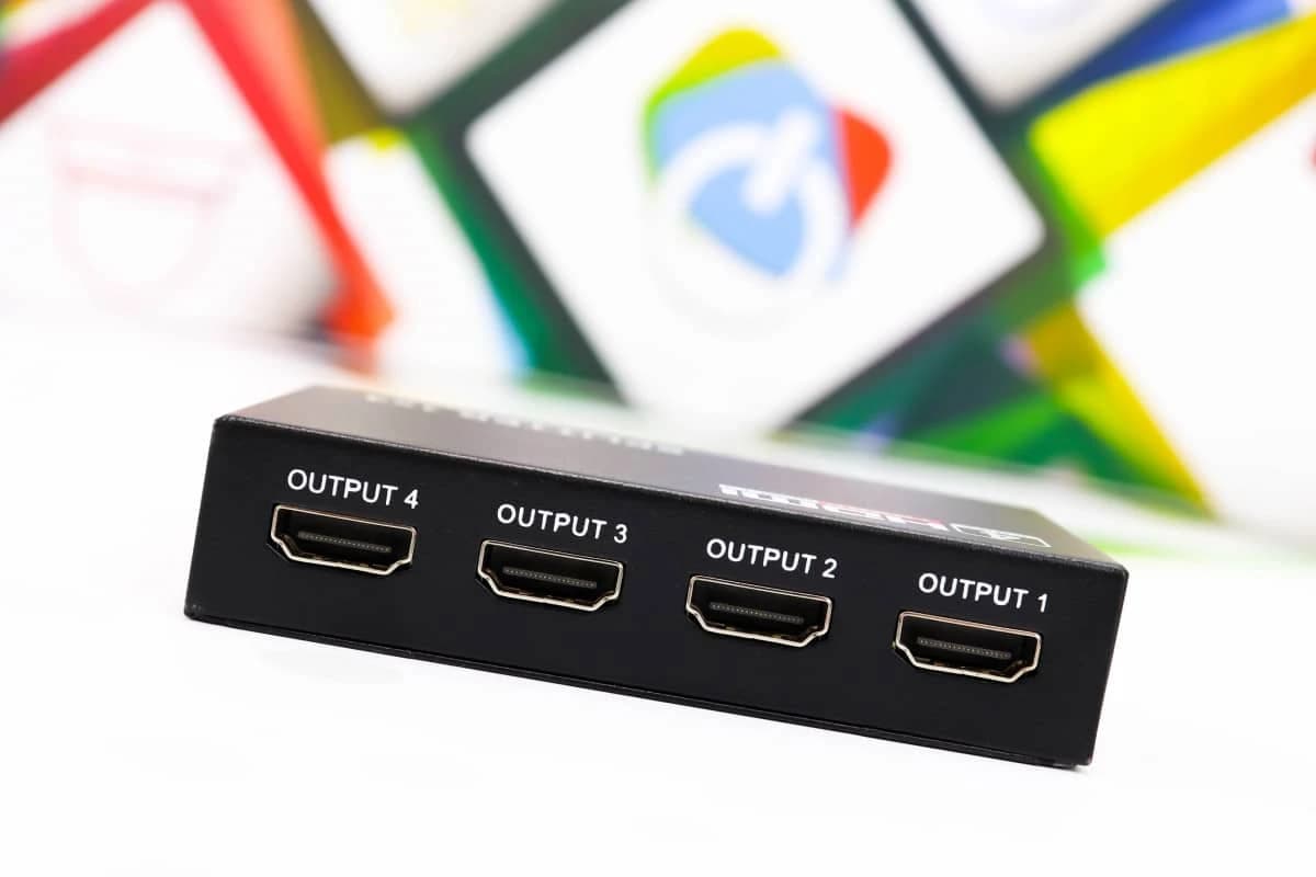 HDMI splitter 1x4