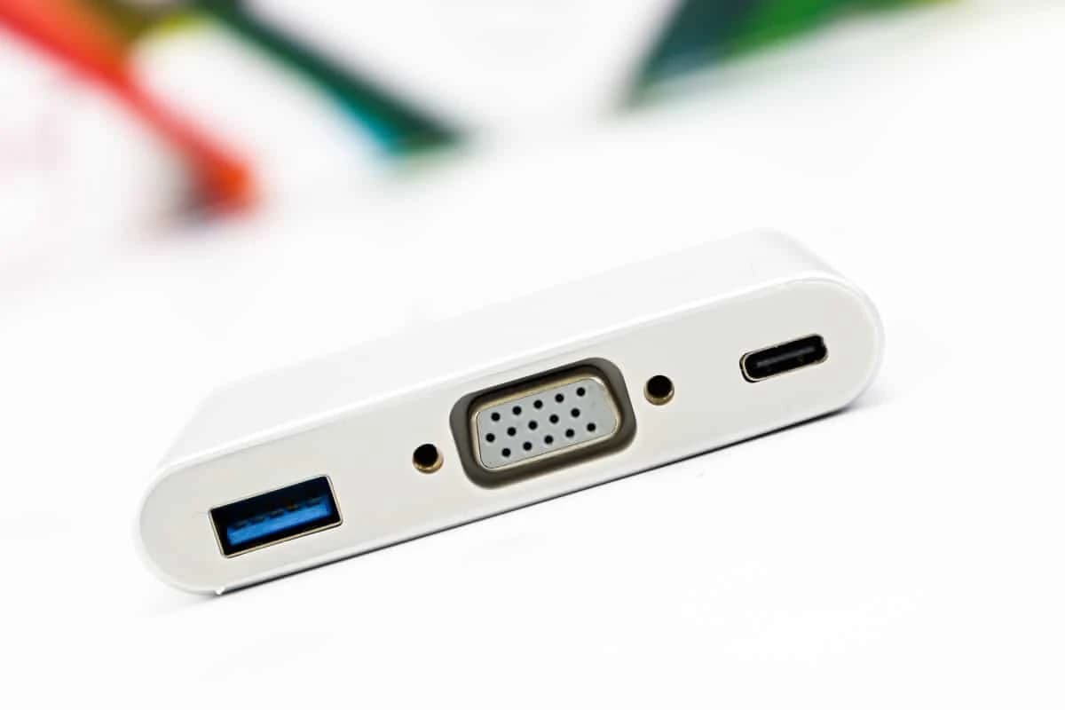 USB 3.1 Type C - USB 3.0 , VGA , USB Type C 3u1 adapter