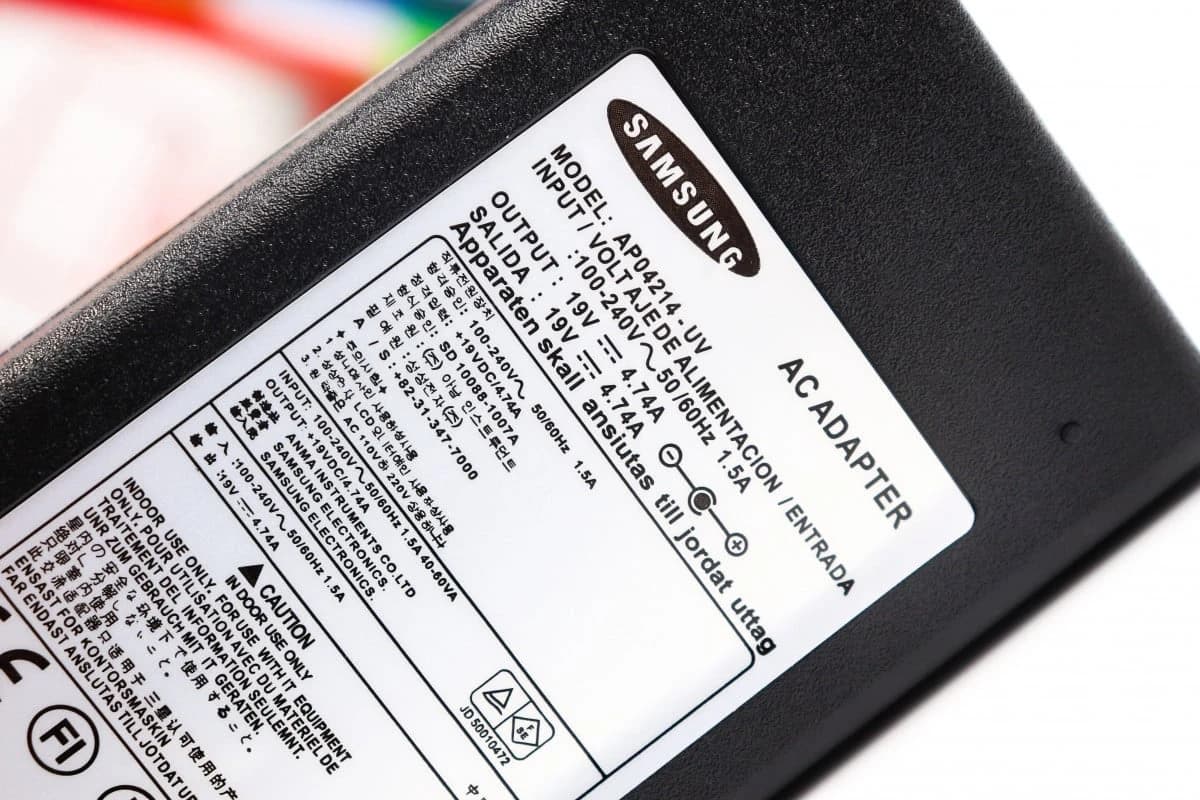 Punjač za laptop Samsung 19V 4,74A 90W 5,5x3,0mm