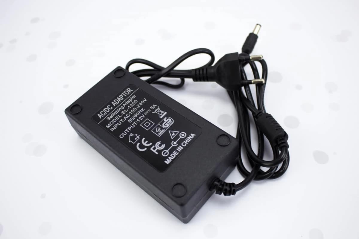 AC adaper 12V 5A PVC 60W LED videonadzor