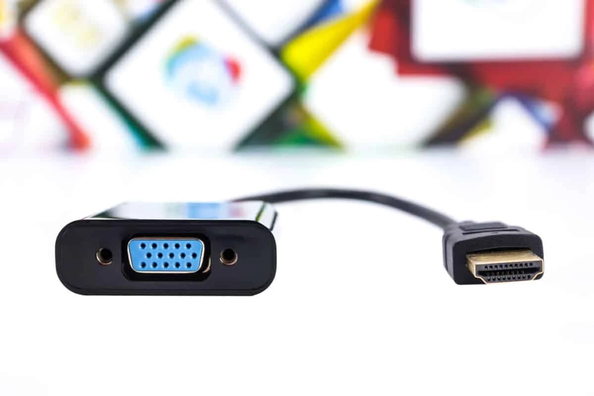 Adapter prelaz kabal HDMI m na VGA f + audio