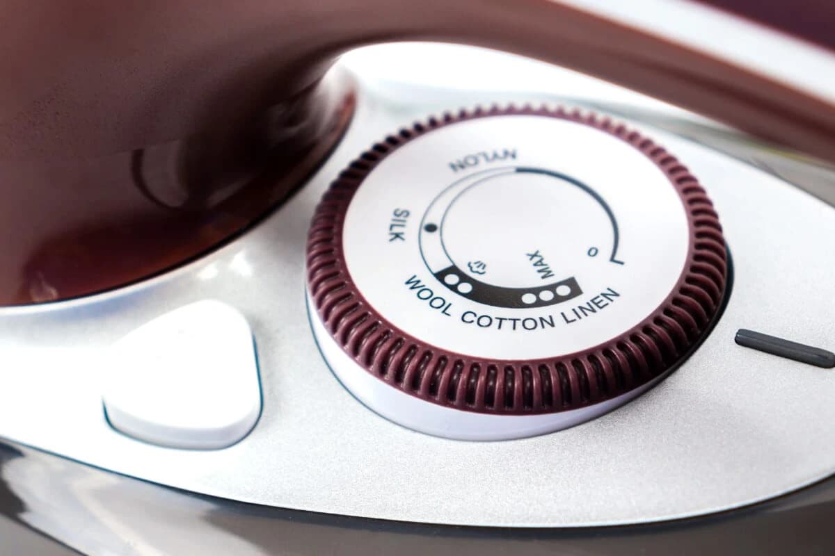 Pegla na paru Vivax IR-2201CC 2200W