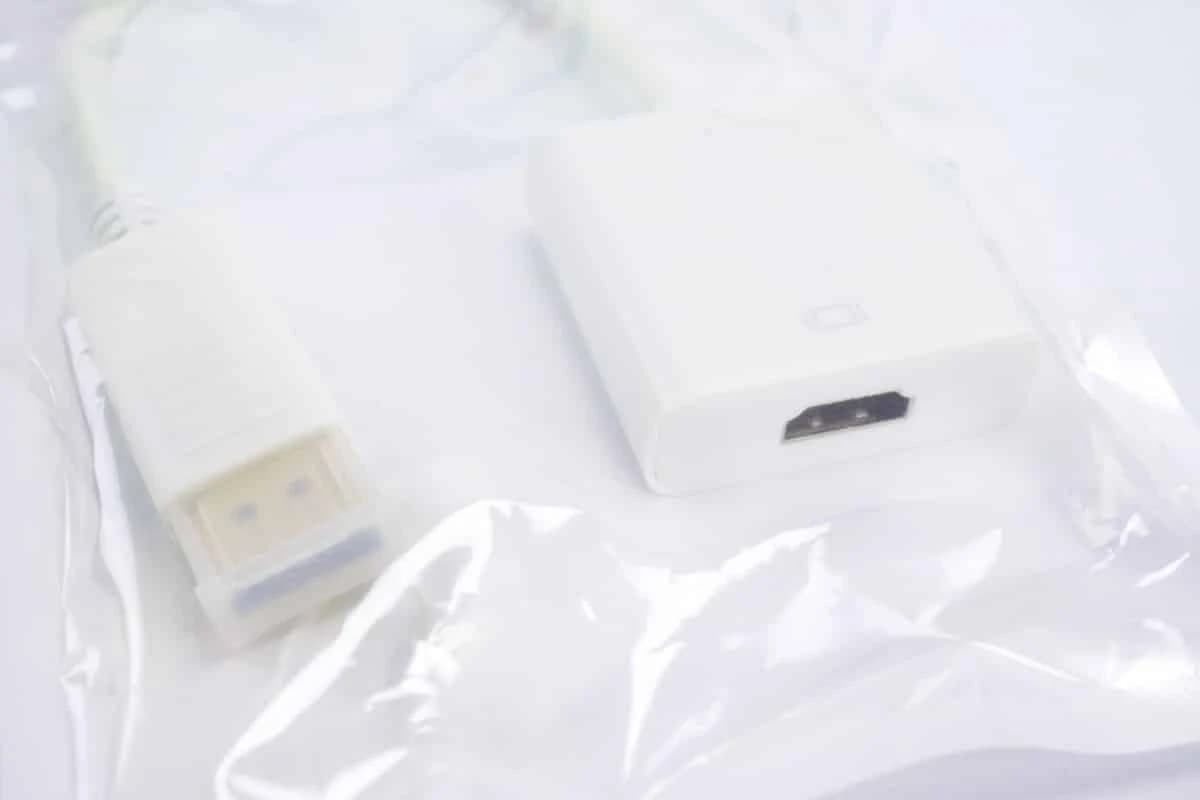 Mini DisplayPort - HDMI adapter
