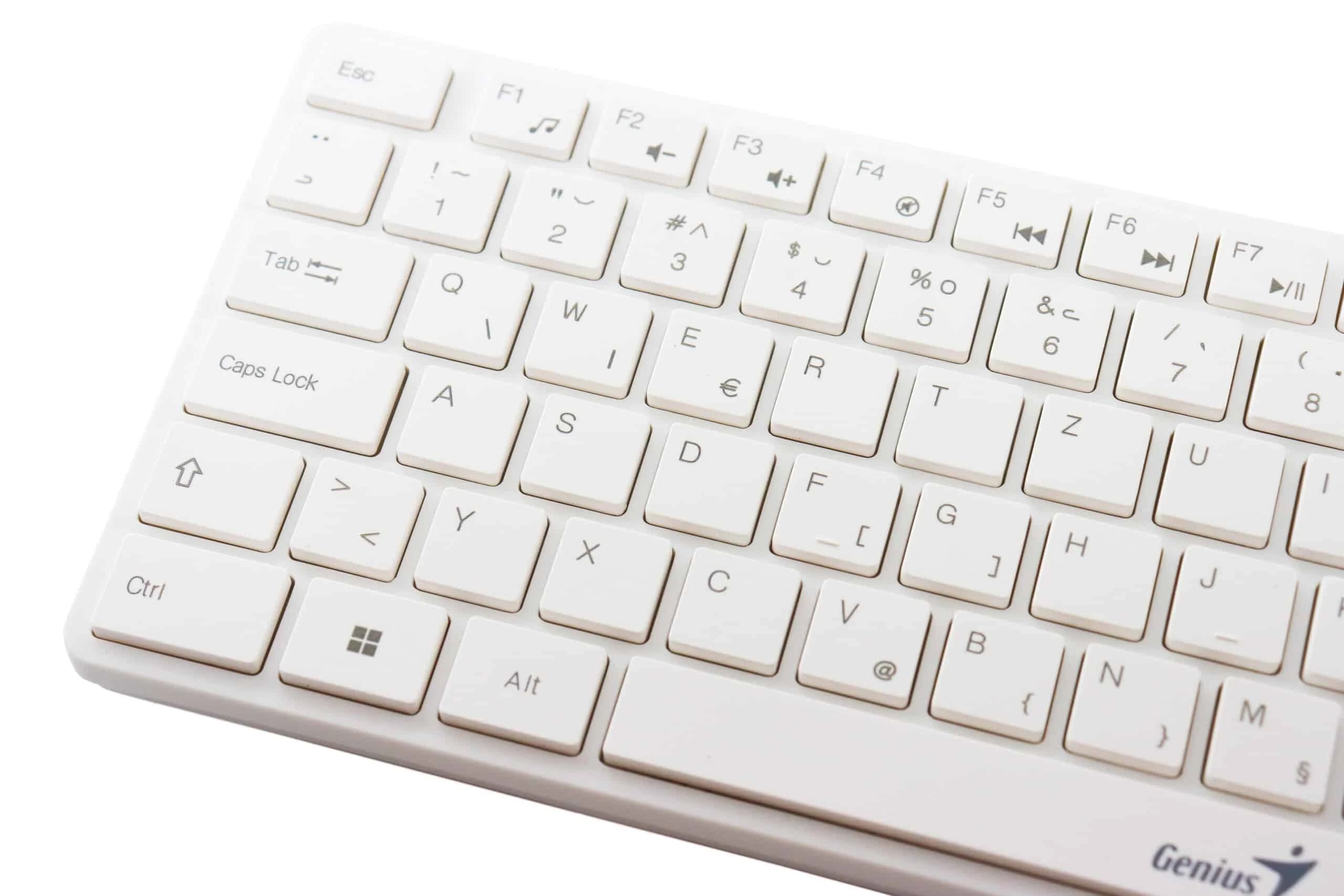 Tipkovnica žičana Genius SlimStar 126 bijela
