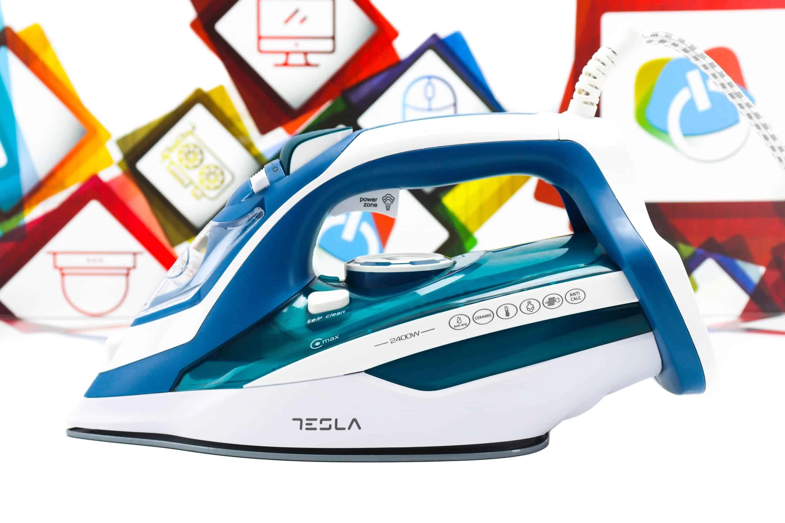 Pegla na paru Tesla Iron IR300BL 2400W