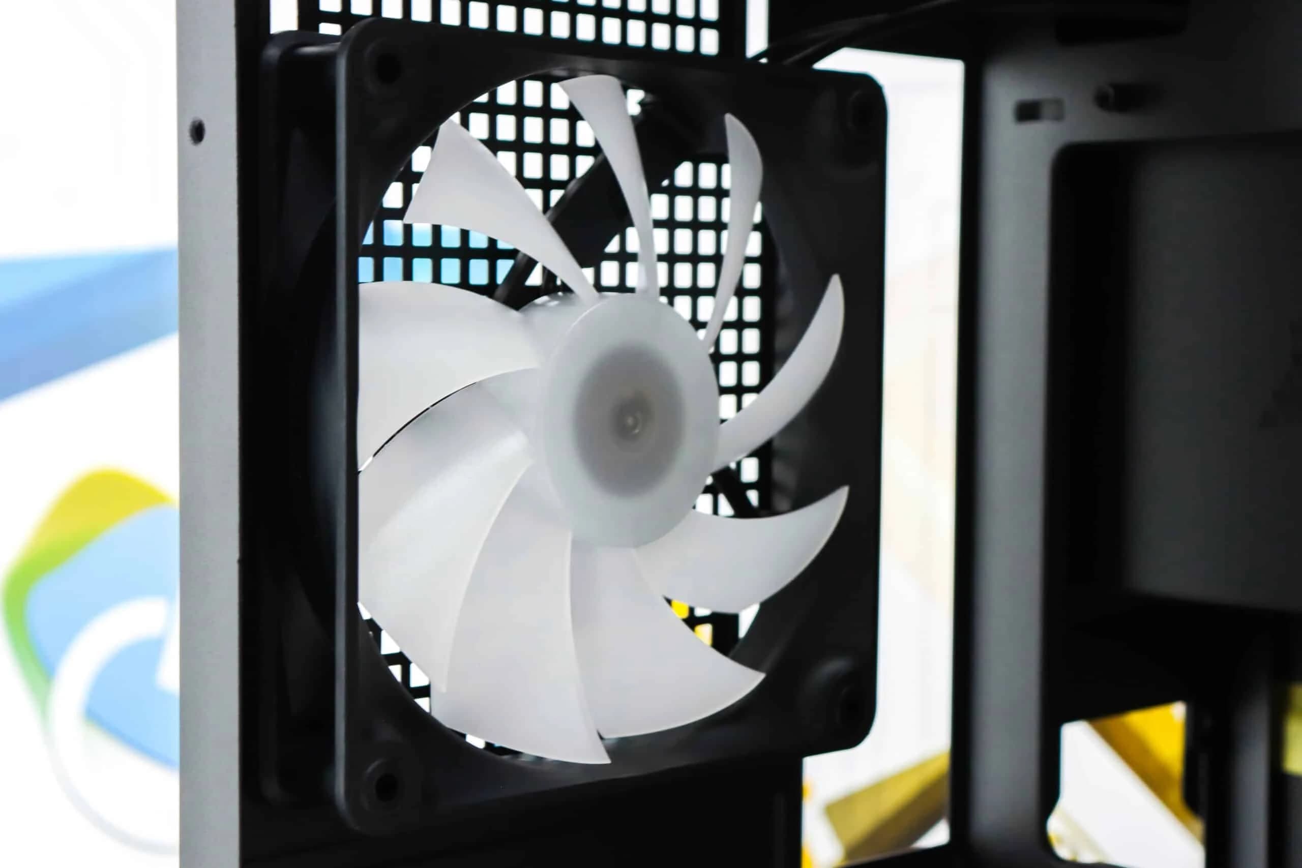 Kućište Cougar detalj 7