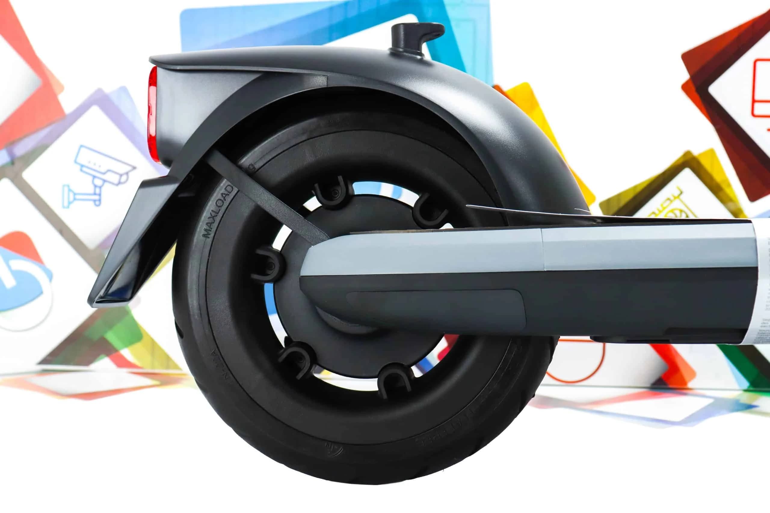 Električni romobil Segway Ninebot KickScooter E2 II 20km/h