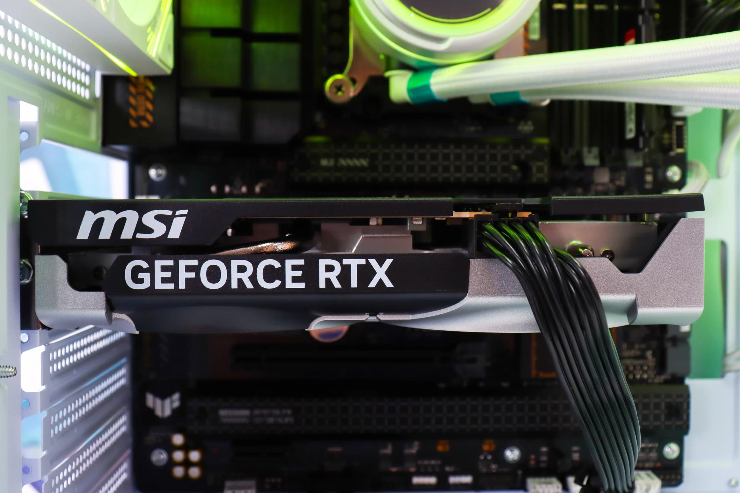 Gaming PC CS087-01 R5 9600X RTX 5060 1TB SSD 16GB DDR5