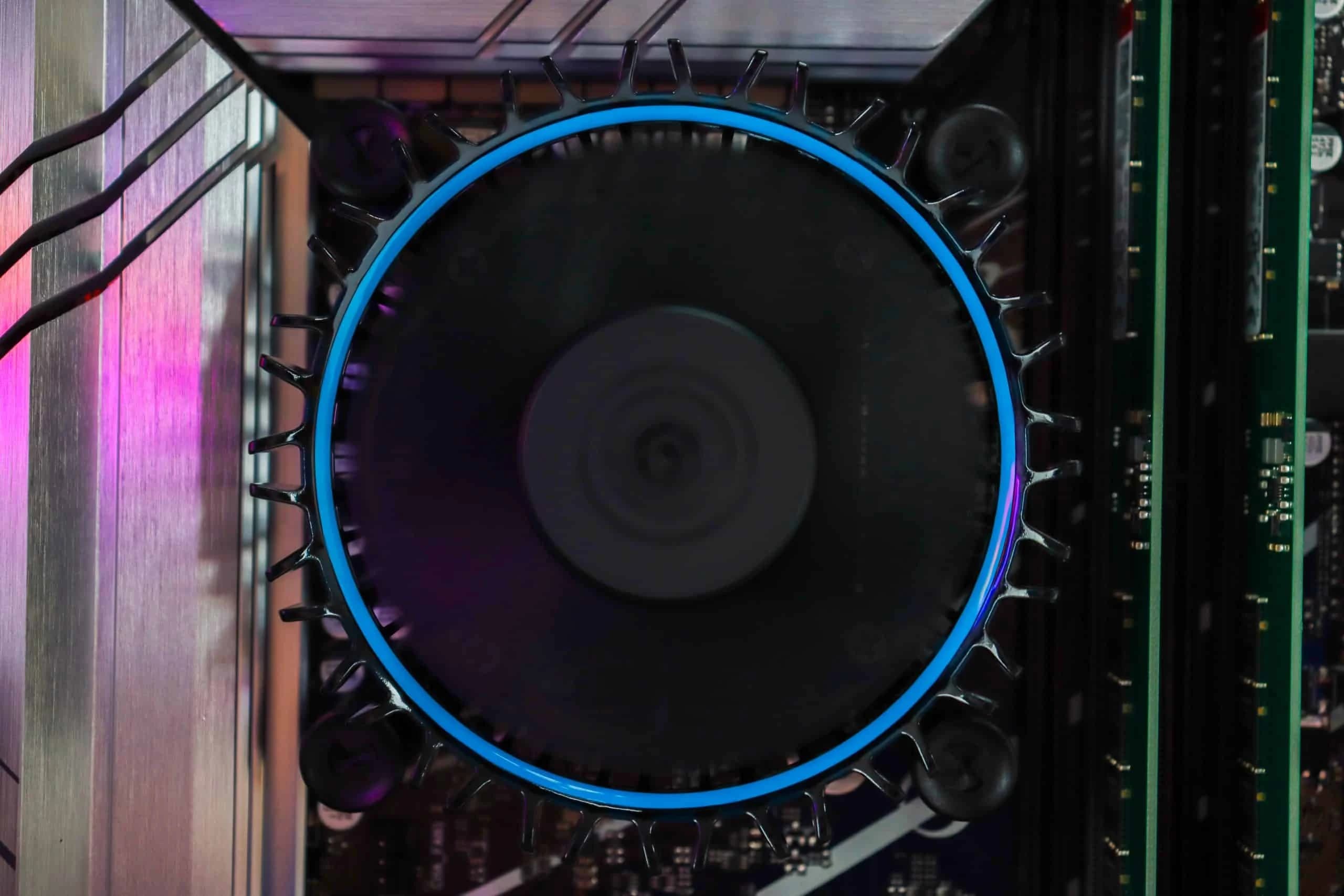 Gaming PC Cougar FV150-07 i5-14400F RTX 5070 1TB SSD 32GB DDR5